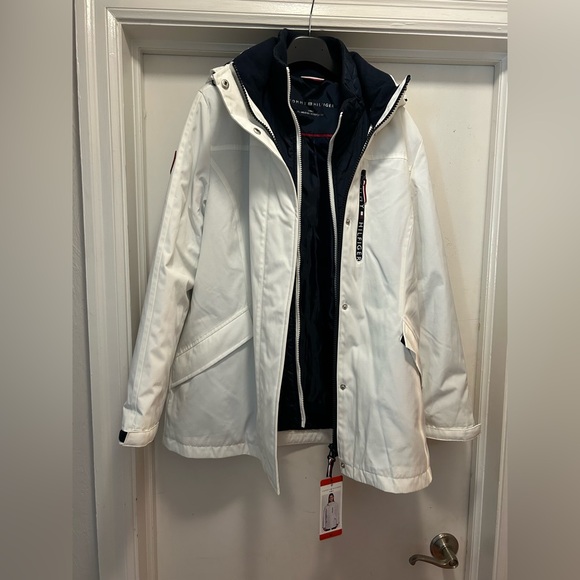 Tommy Hilfiger white and navy 3 in 1 jacket NWT size M - Picture 1 of 7
